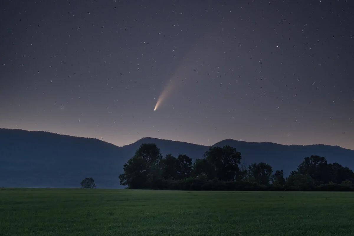 comet-neowise-field-of-dreams-1200.jpg