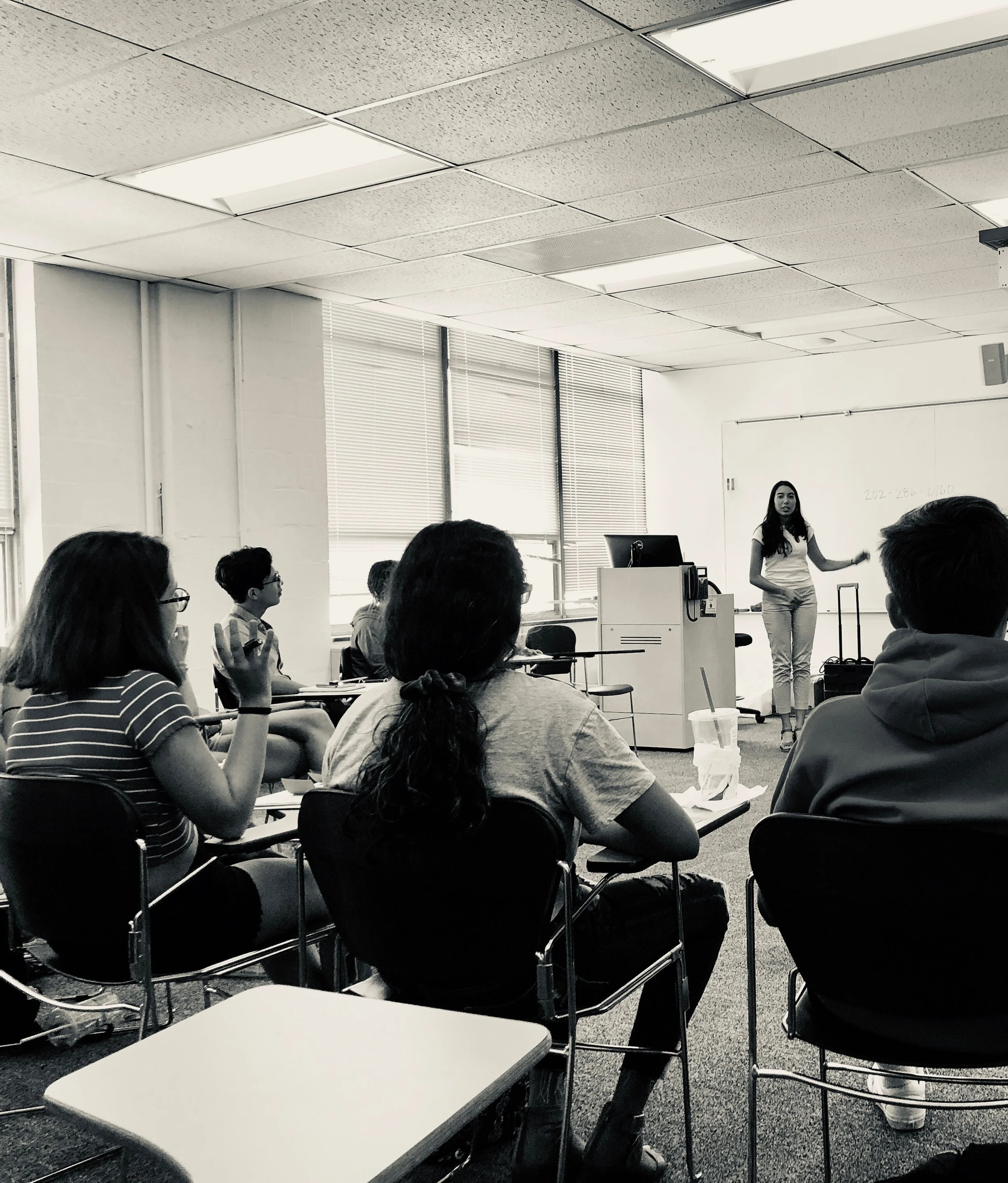 Listo Rapido is a summer “boot camp” hosted by the Latinx Student Fund that teaches rising 10th-12th graders the basics of the college admissions process.
