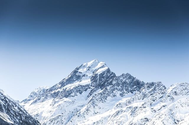 Truly magnificent.

This is the majestic Aoraki (Mount Cook), the highest mountain in New Zealand. It lies in the Southern Alps, the mountain range running the length of the South Island.

We're so grateful to be able to live in the most amazing coun