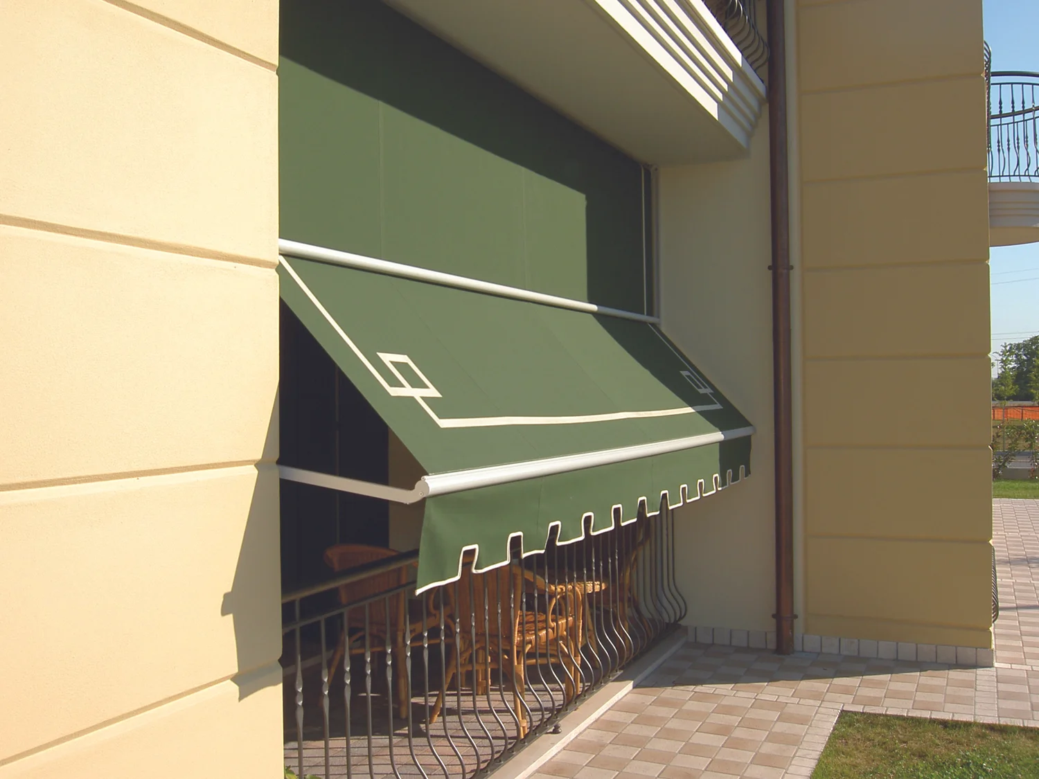 Tenda Da Sole A Caduta 200x250 Cm | Senza Cassone, Colore Bordeaux Rigato Bianco, Per Terrazzo, Balcone, Protezione Solare