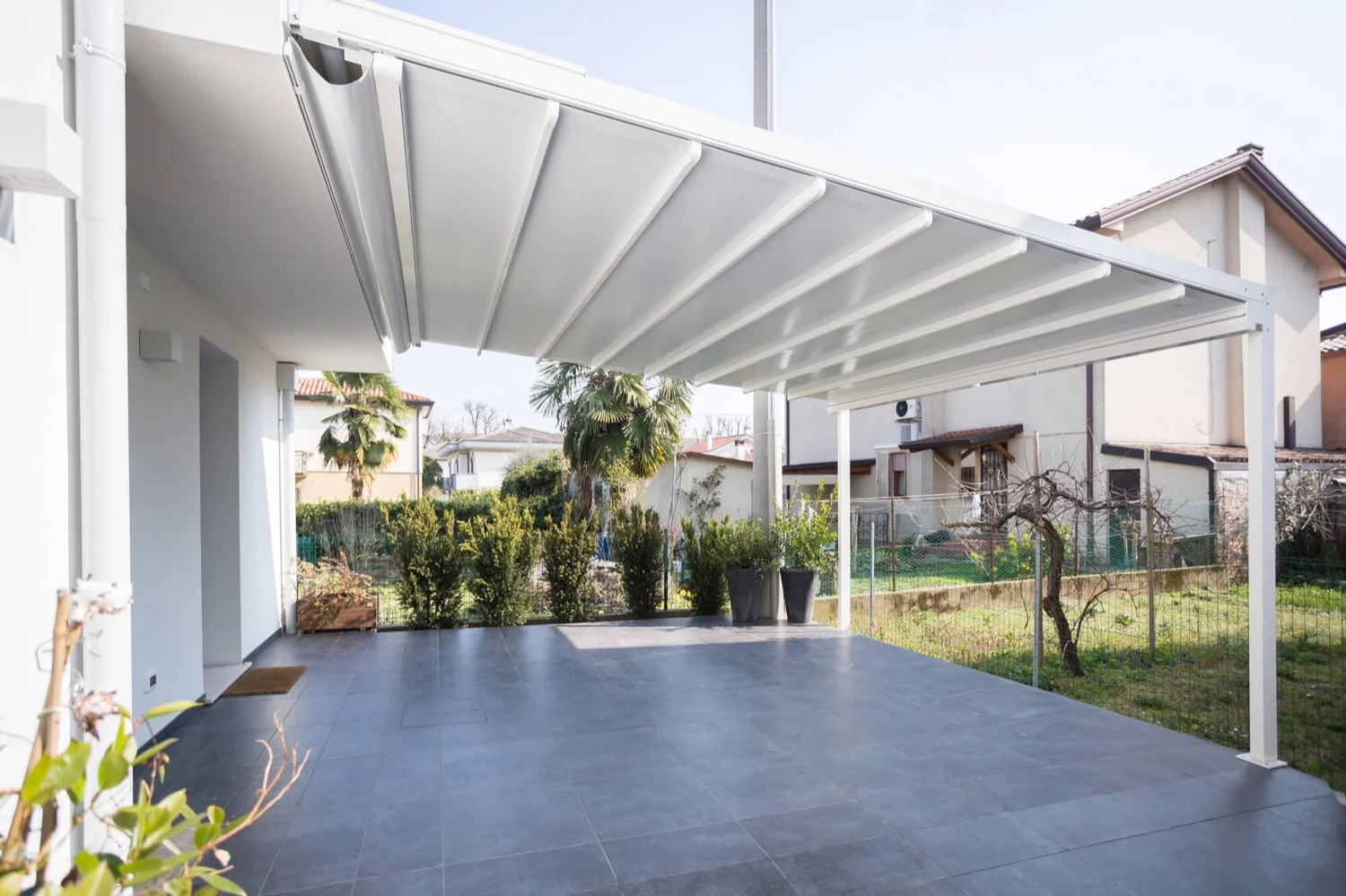 ke_outdoor_design_pergola_A100_linear_1.jpg