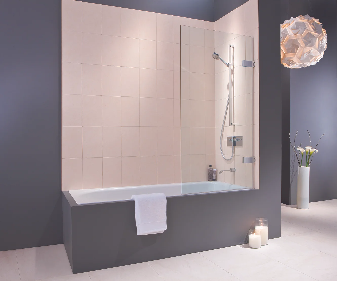 Matki EauZone Plus Wall Hinged Bath Screen EPS - 300dpi.jpg