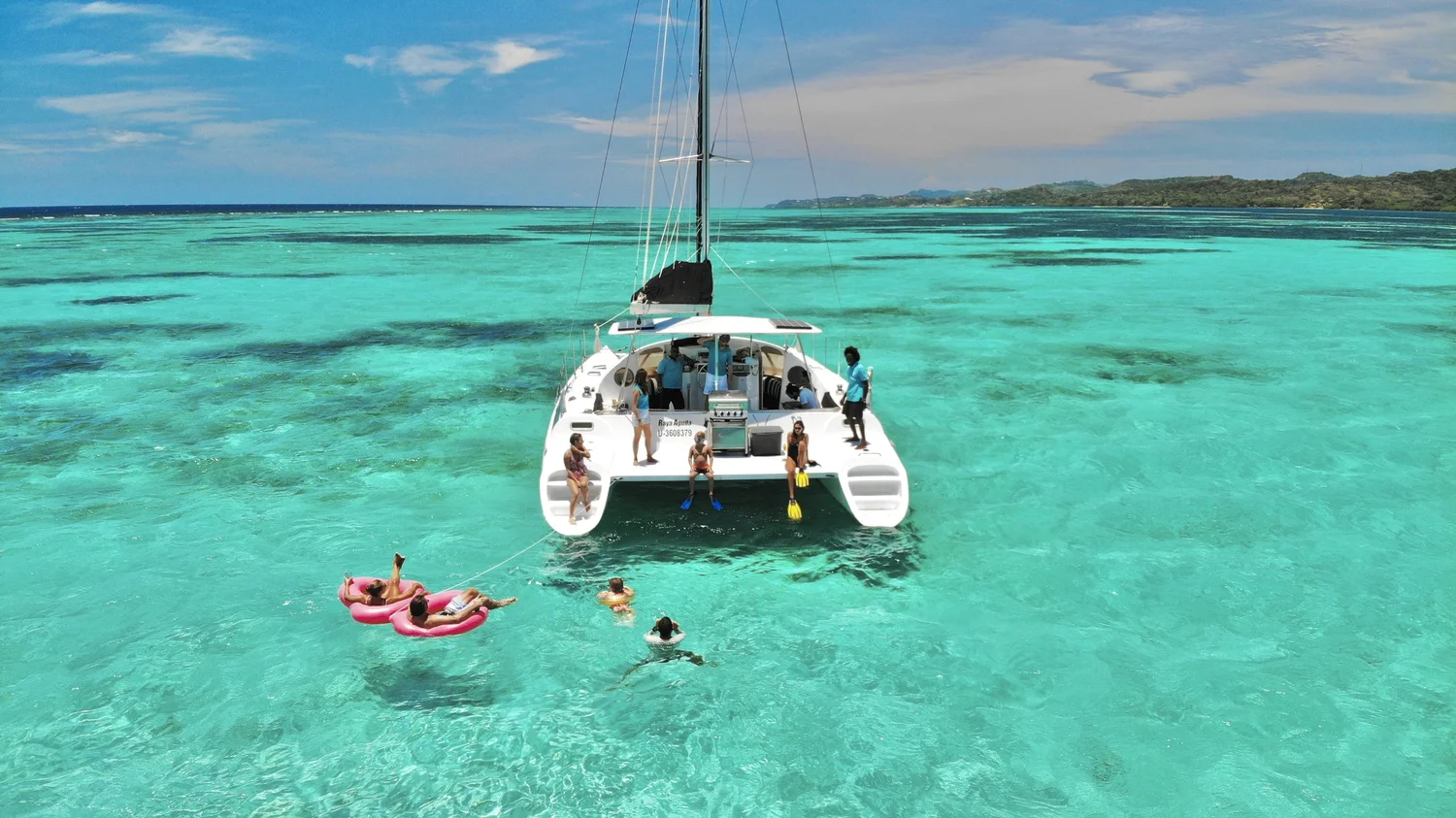 Amavi Charters | Catamaran Sailing & Snorkeling Tours | Roatan, Bay Islands