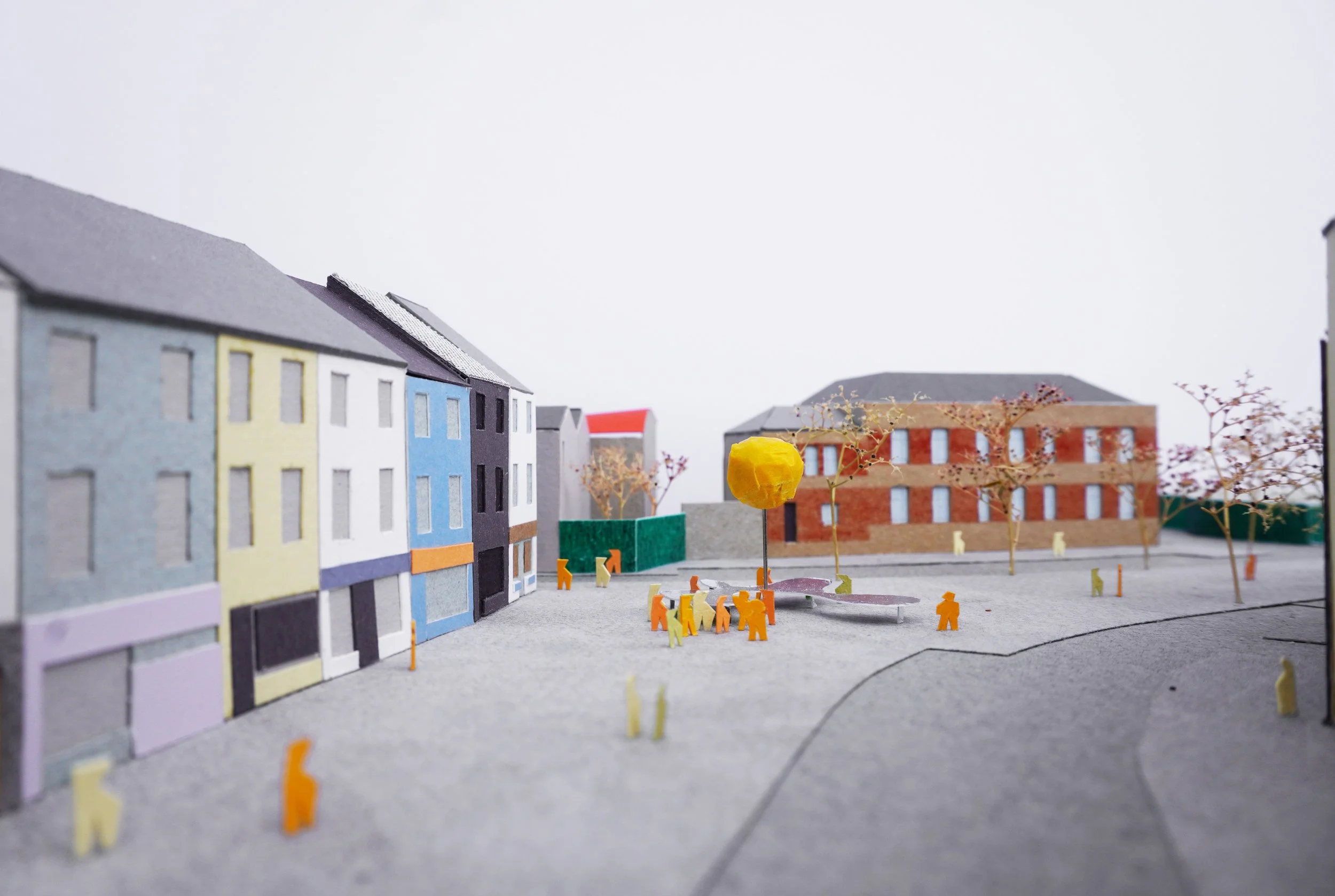 Urban Mirror_Model photo1_plattenbaustudio.jpg