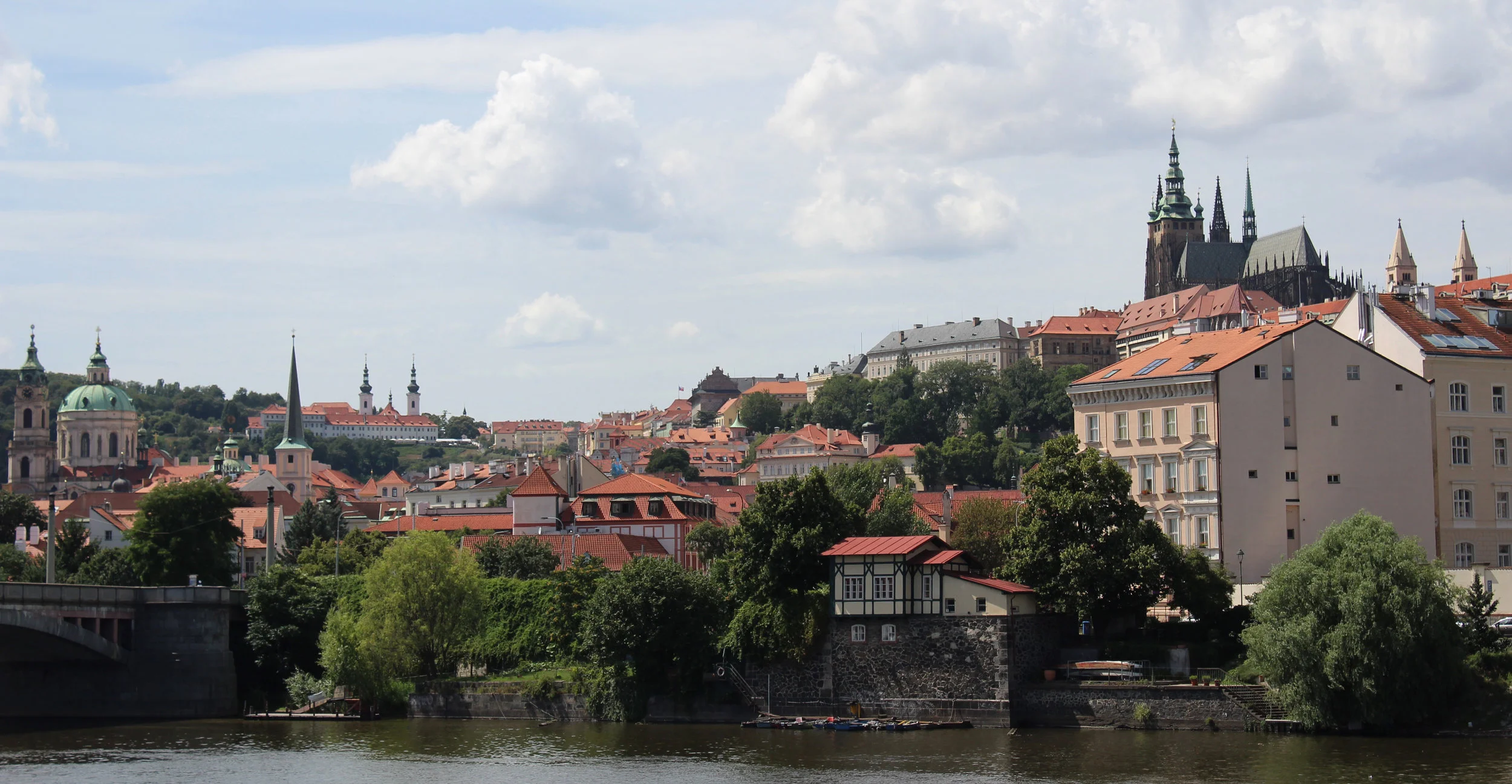 prague_skyline2.jpg