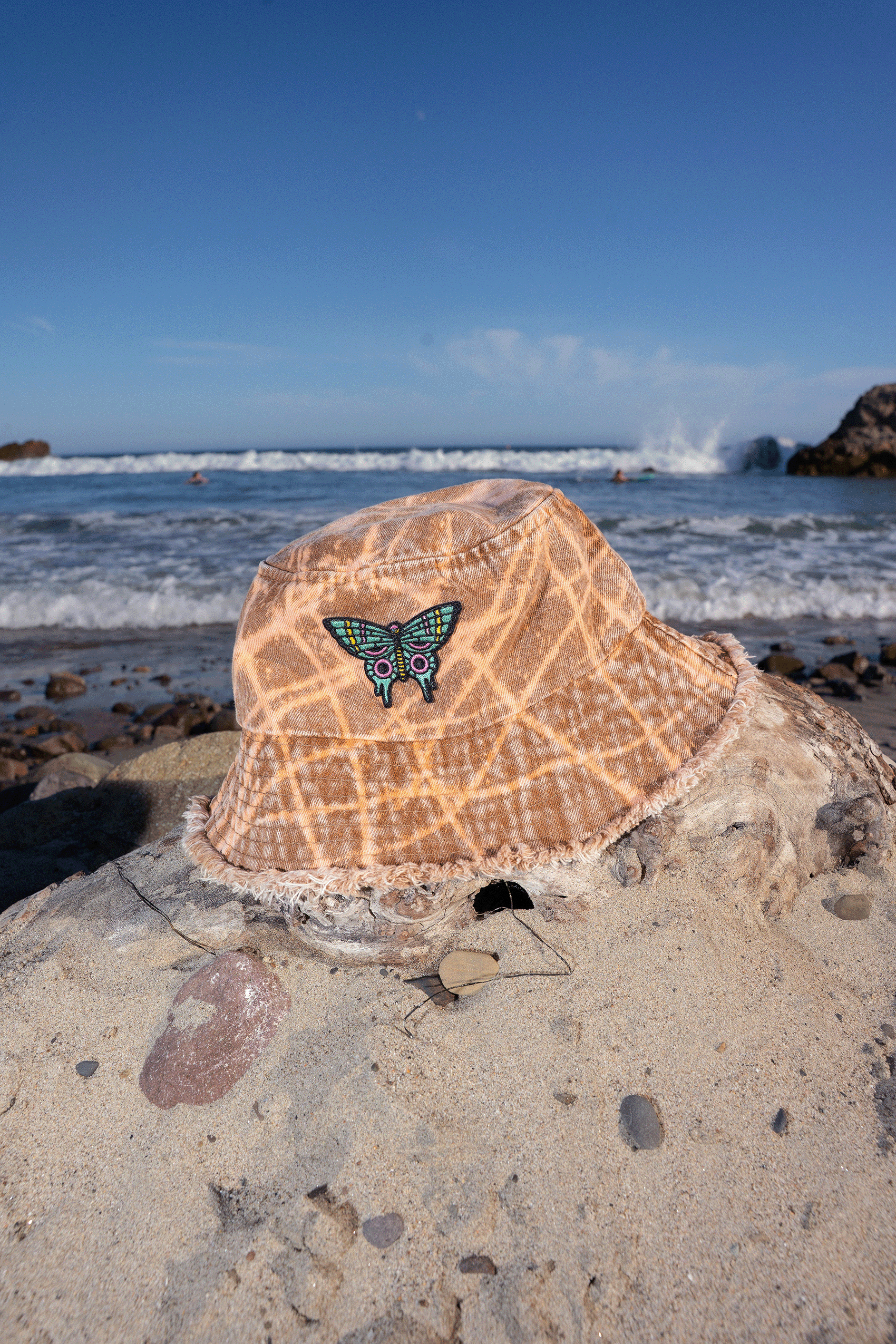 butterflybuckethat-6.png
