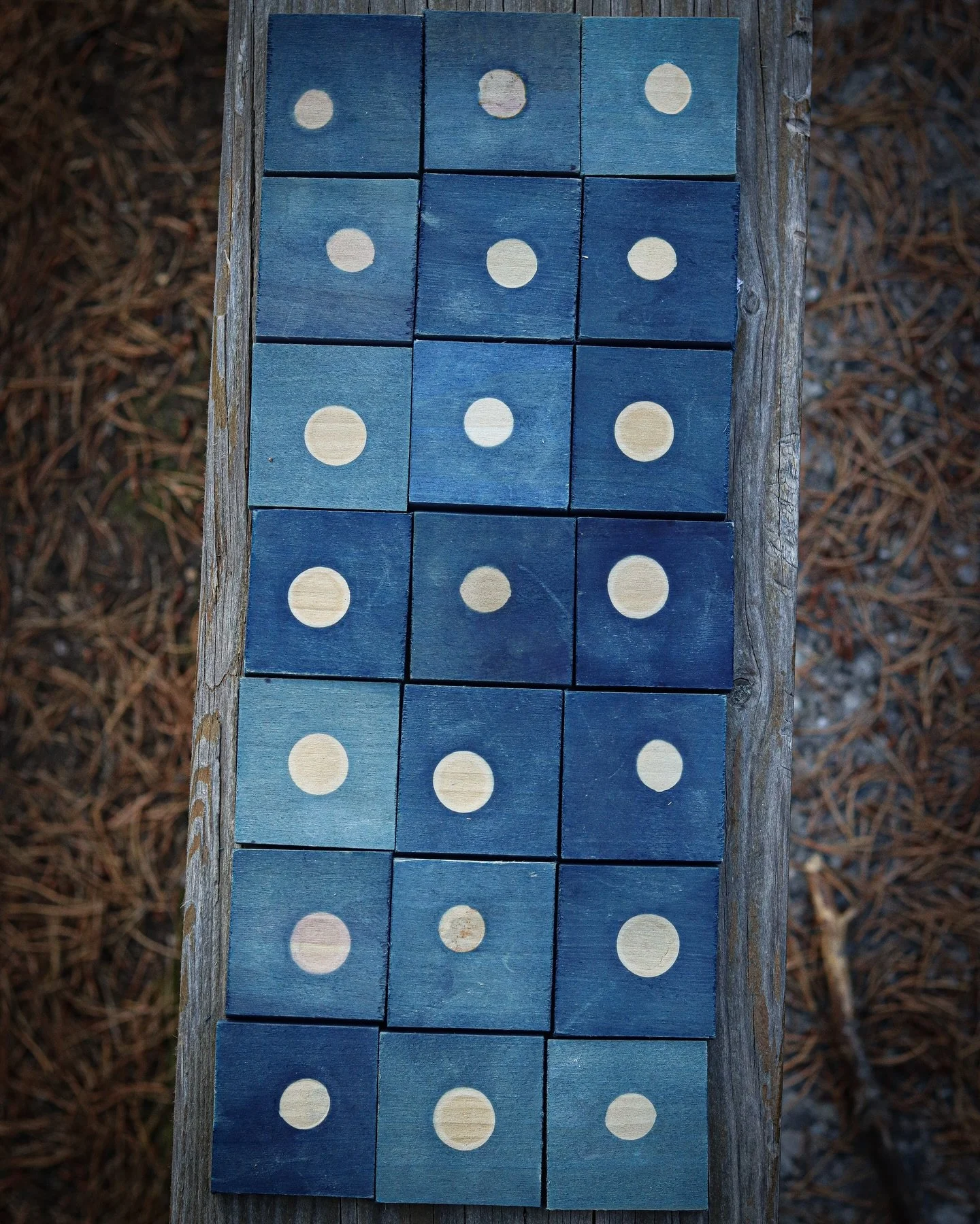 It&rsquo;s always so lovely how wood blocks, clothespins, popsicle sticks, and other resist tools used in indigo dyeing become just as vibrant and striking as the fabric itself 💙