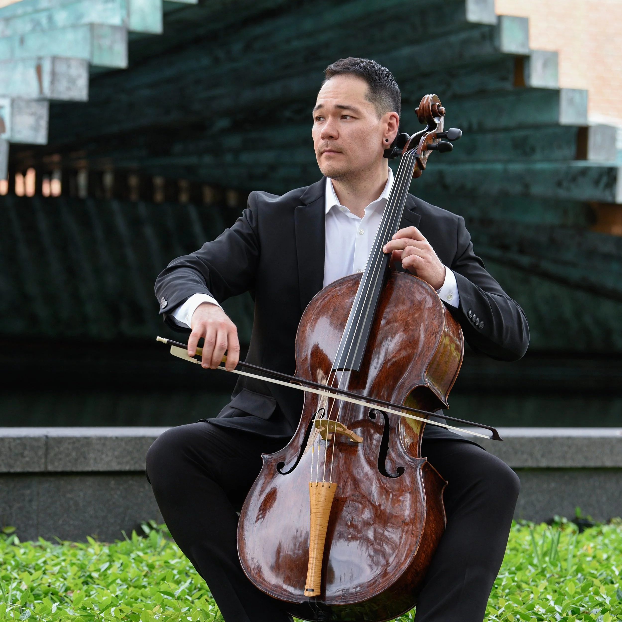 Eric Mun, cello