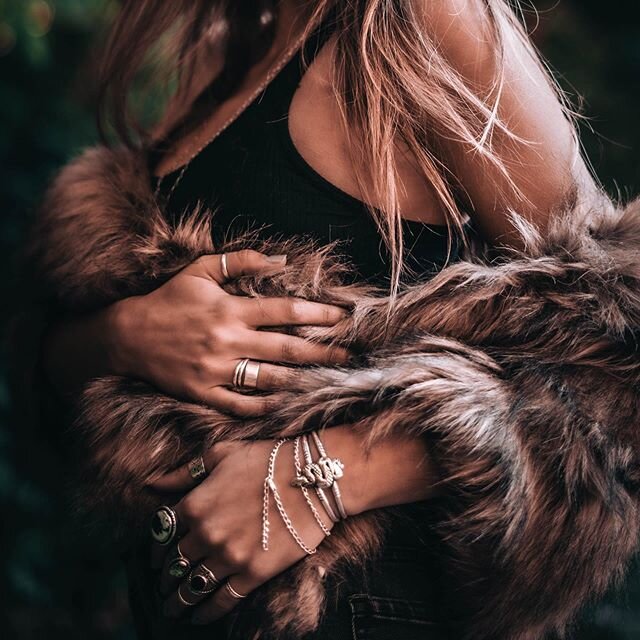 I spend quite a bit of time thinking back to a younger version of myself, full of heart, fire and passion, and wonder if she would be proud if she could see me now. I think she would. Cheers to a fulfilling year 🥂
📷: @torrancebaird