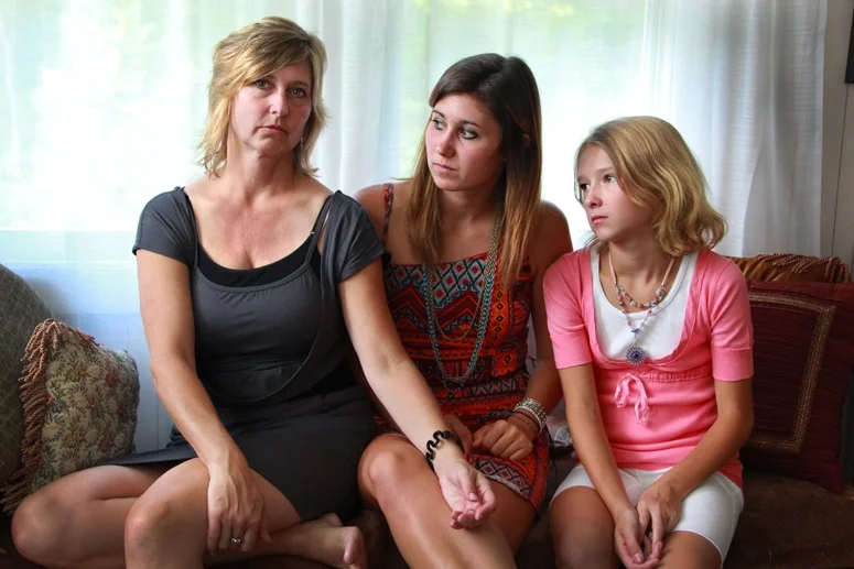 A mother and two daughters: Gwenda, Rachel, and Natalie