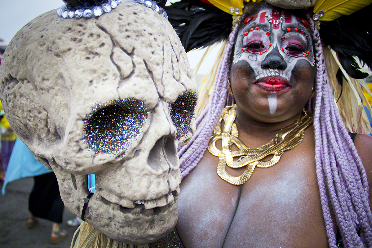 Black lady with skull.jpg