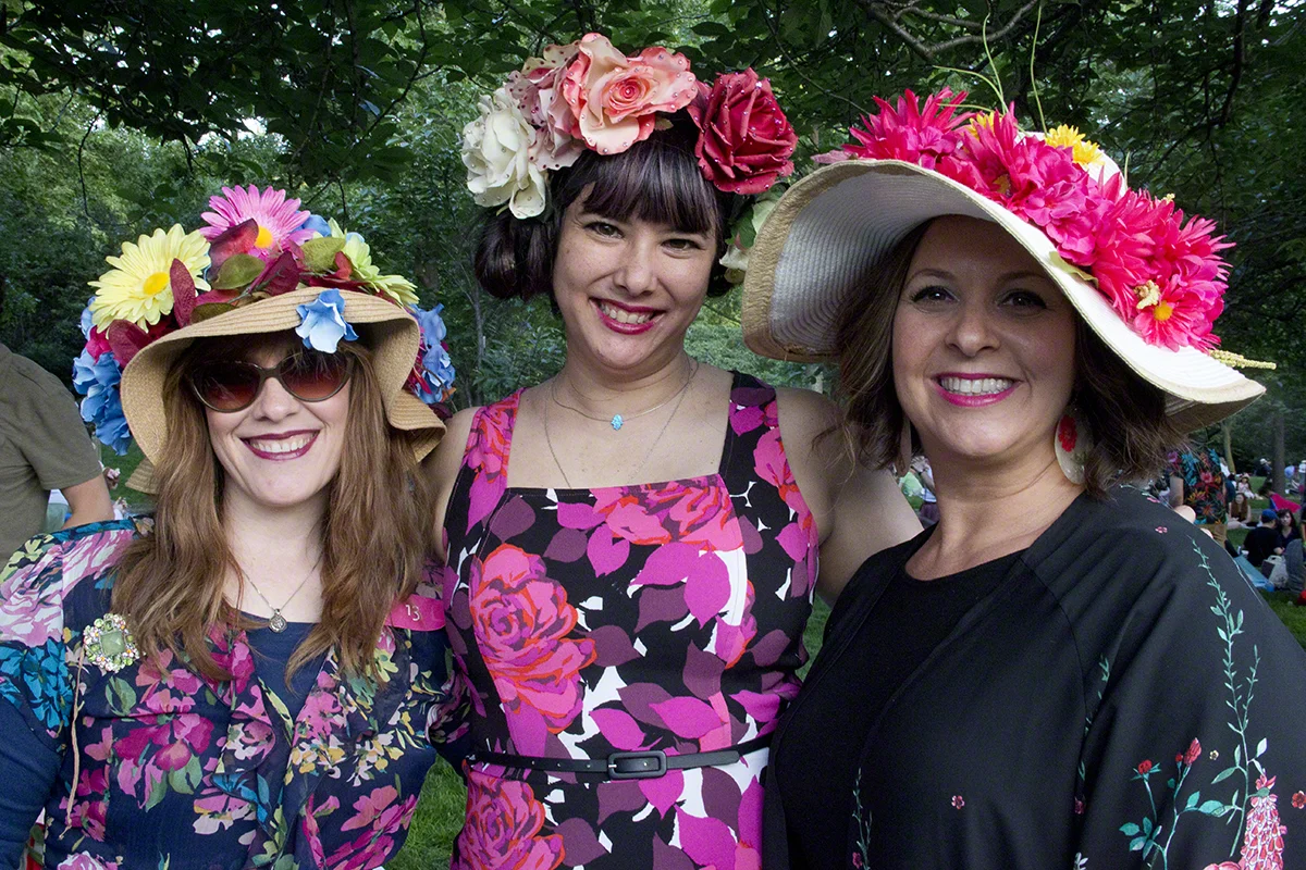 Member's night at the Rose Garden: Hat contest