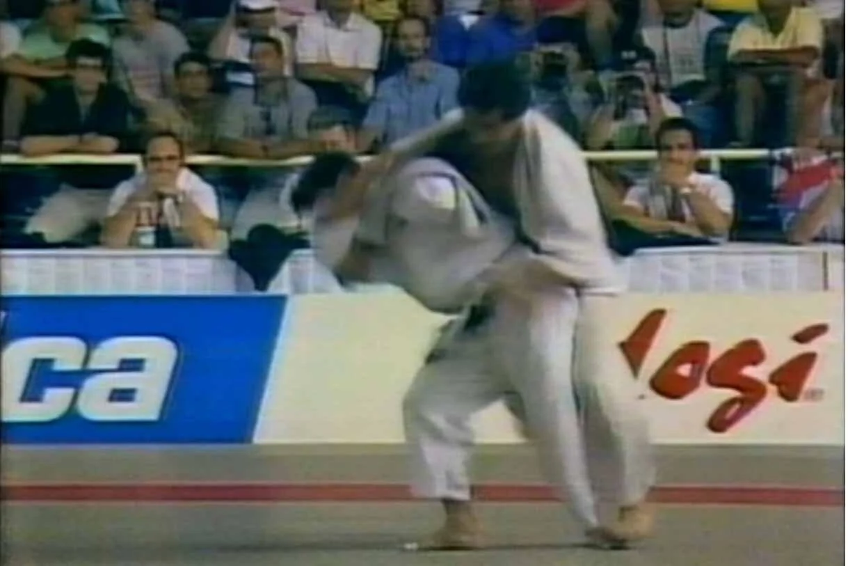 Koga's Cross-Grip Sode-Tsurikomi-Goshi