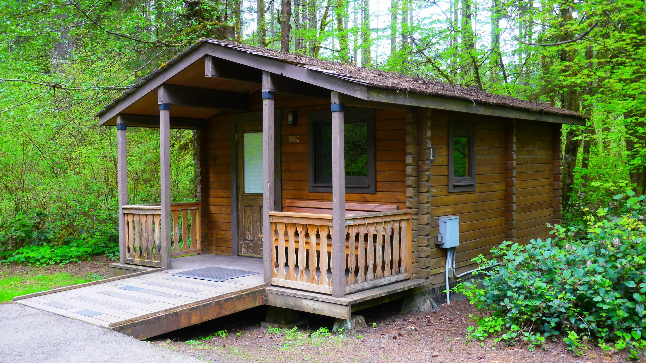 Cabin_1_at_Silver_Falls_State_Park.jpg