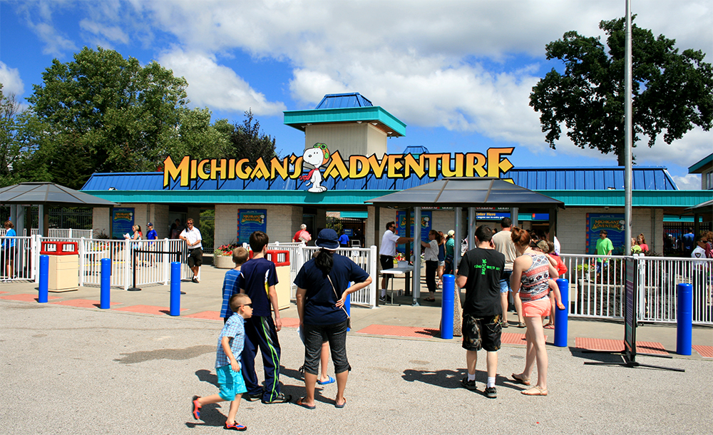 michigans-adventure-02.jpg