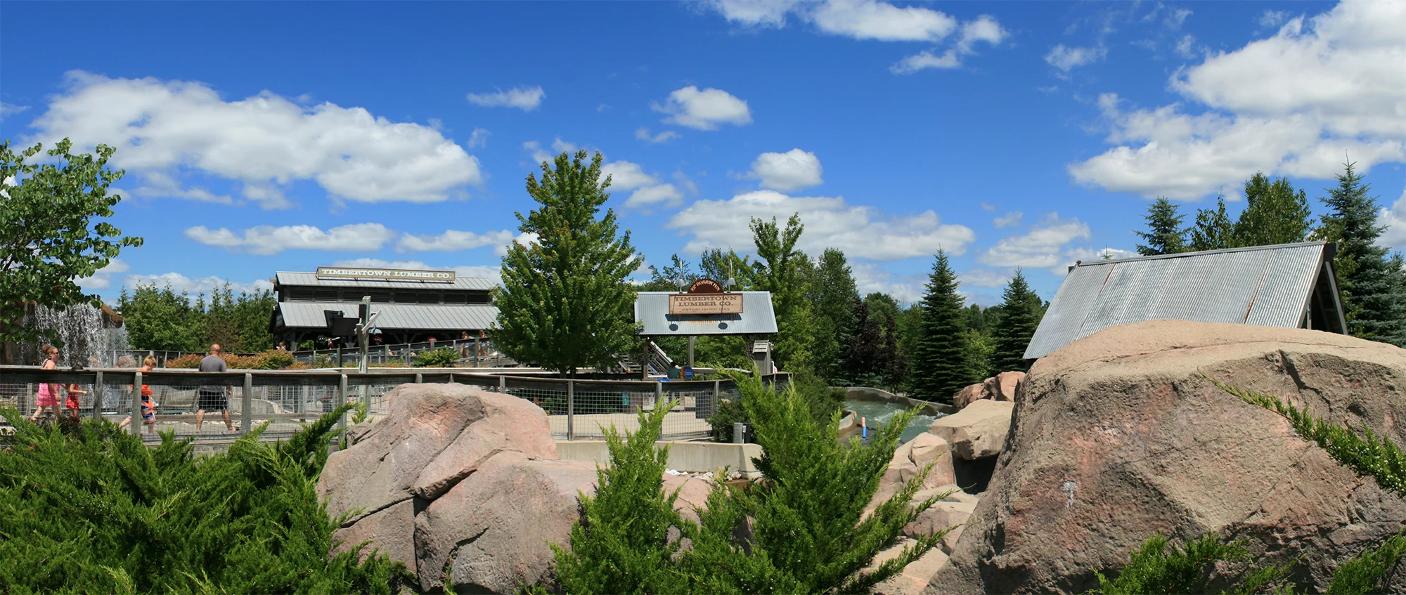 michigans-adventure-panorama-01.jpg