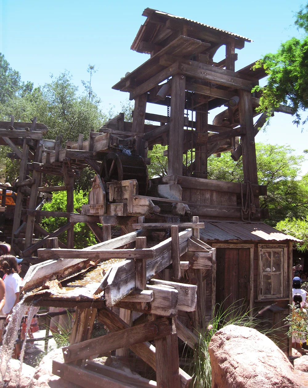 The queue at Big Thunder Mountain Railroad , Disneyland, 2007.