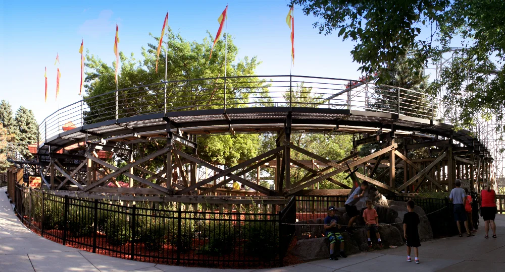 valleyfair-panorama-08.jpg