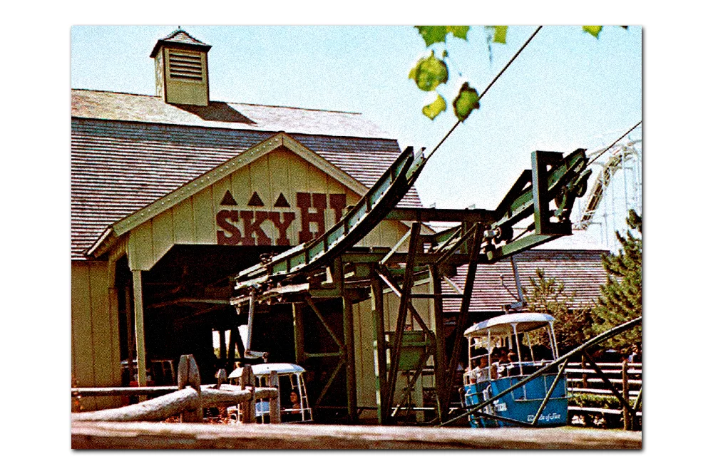 Vintage postcard, Sky-Hi station in Americana (1973–1987).