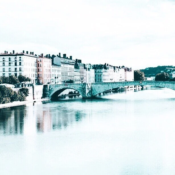 “ A river is a different kind of mystery, a mystery of distance and becoming, a mystery of source. Touch its fluent body and you touch far places. You touch a story that must end somewhere but cannot stop telling itself, a story that is always