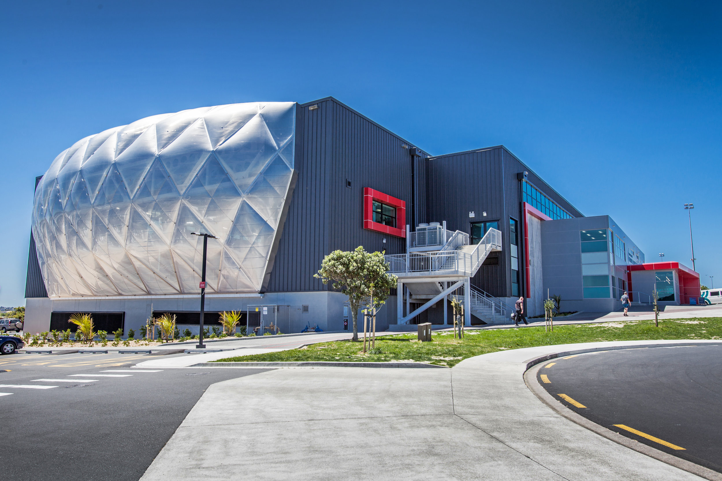 AUT Millenium Aquatic Centre, Feature ETFE Facade