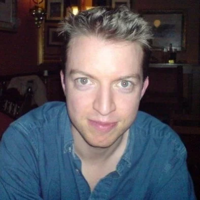 DARREN BIO Photo.jpg