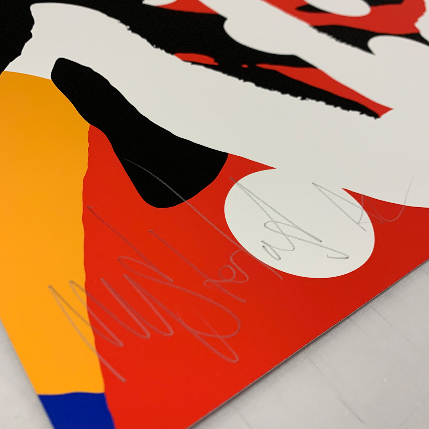 square_signature_0003_RED.jpg