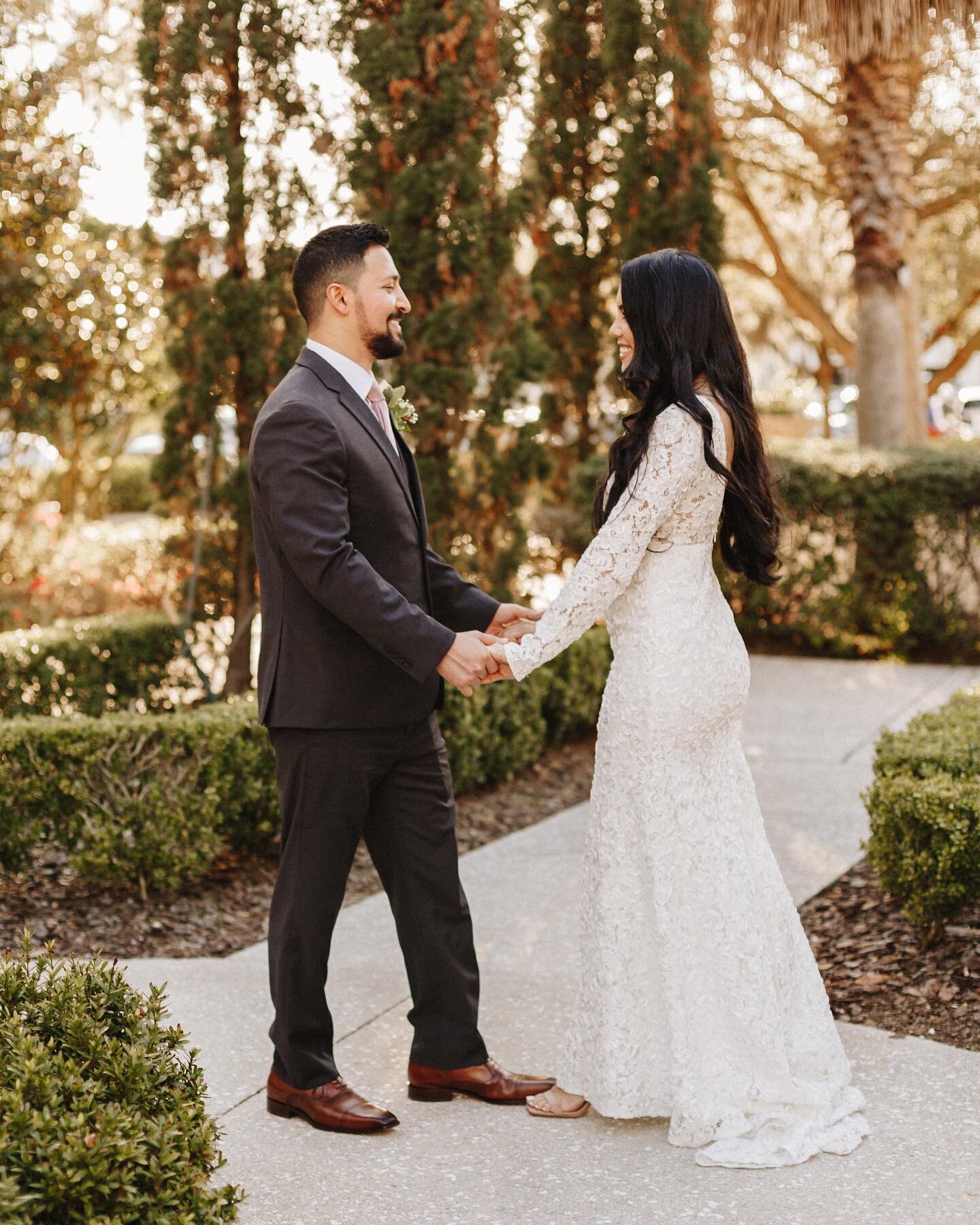 Ready to book your 2023 engagement or wedding?🤍

Now booking couples sessions, elopements &amp; weddings!

Inquire now through the link in our profile!
.
.
.
#wedding2023 #weddingphotographer #orlandoweddingphotographer #weddingvenue #centrafloridap