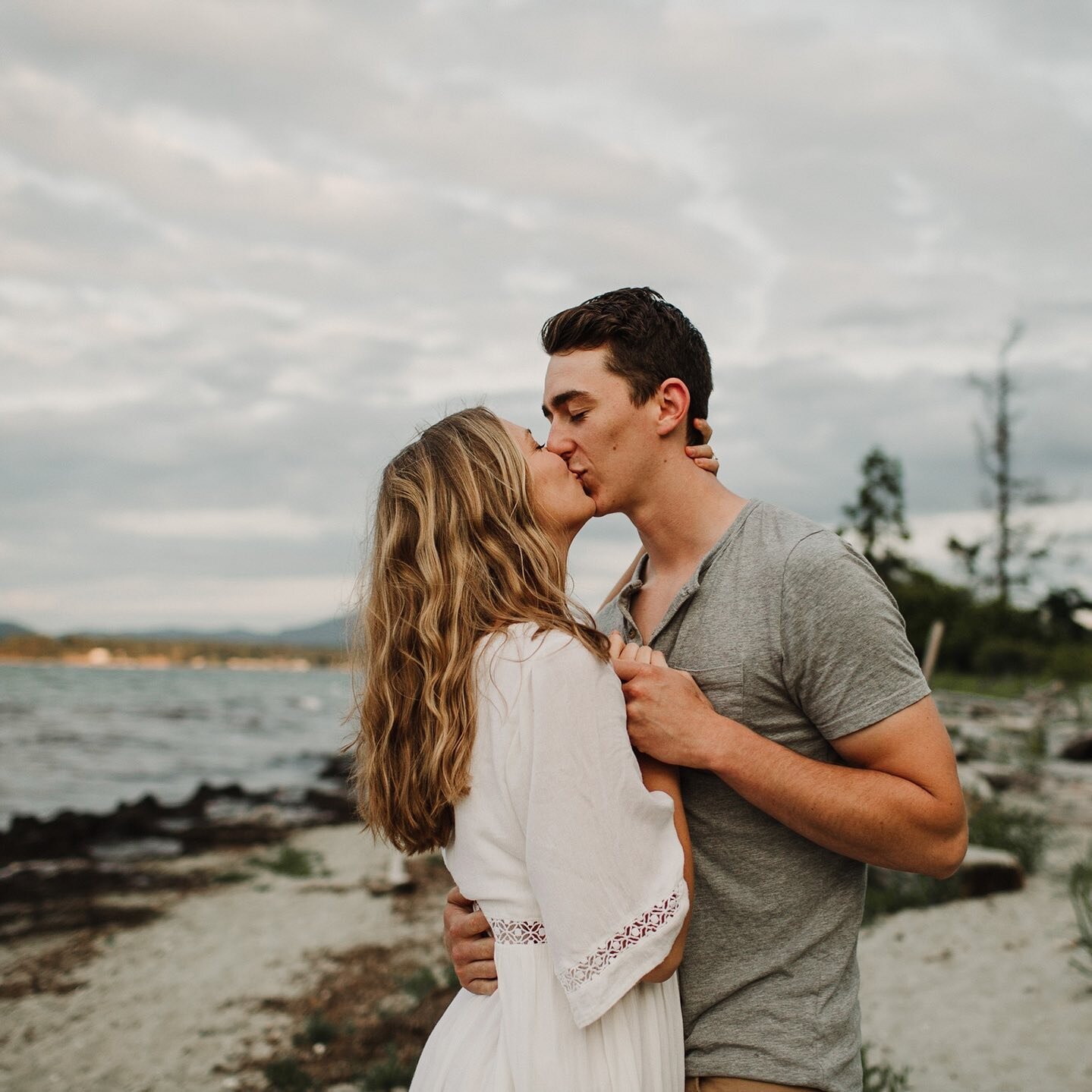 Happy ❤️ Day Lovers!⁠
⁠
Go any plans? What does a typical date night look like for you?⁠
⁠
Drop them below! I'd love to know!⁠
⁠
⁠
#valentinesday #datenight #couplesession #nanaimophotographer #saskatoonphotographer #calgaryphotographer