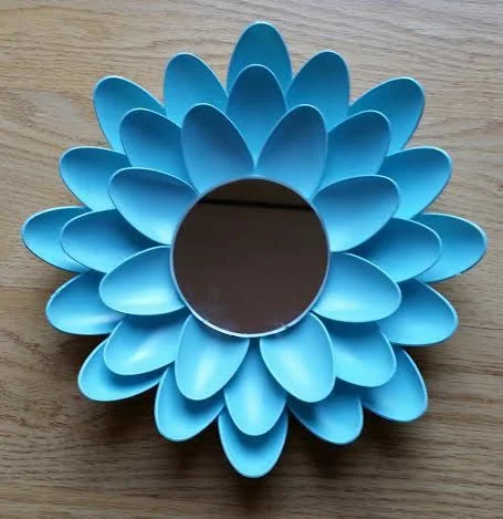 plastic-spoon-mirror-plastic-spoons.jpg