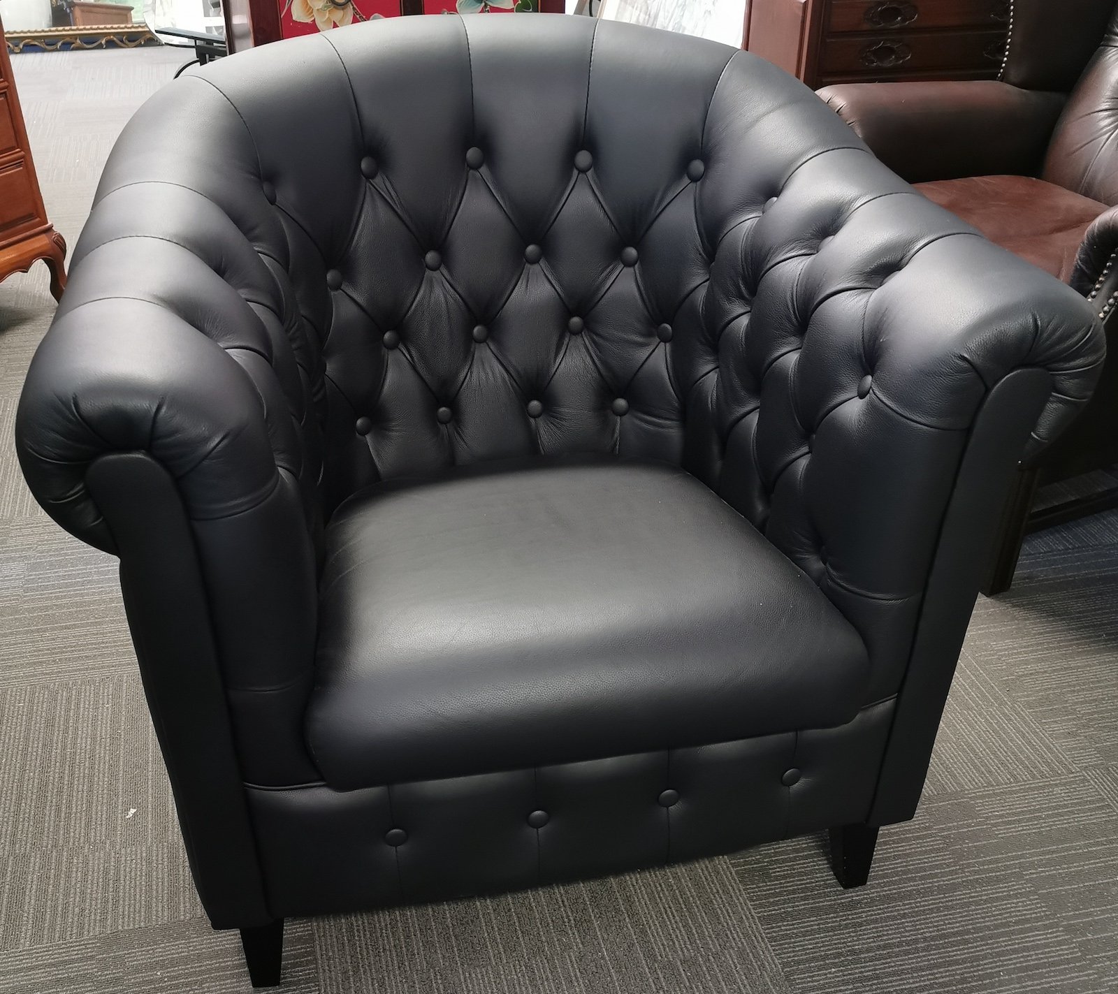 ITALIAN LEATHER TUB CHAIR