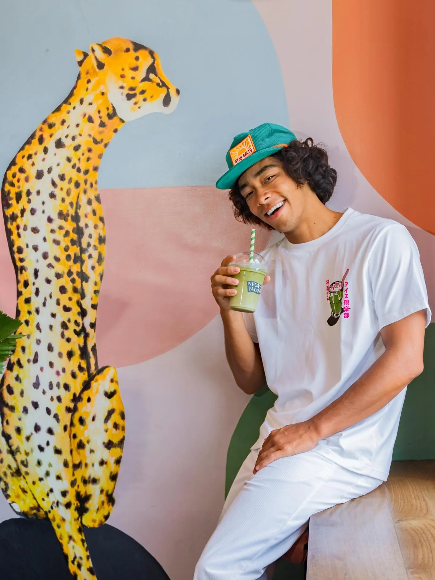 The sun was already out.
The smile came after the first sip.
Matcha moments at Neon Palms 💚

Tee by @baliboatshed 

#NeonPalmsBali #BaliMatcha #LocalBrandBali #MatchaMoment #BaliStyle CafeBali