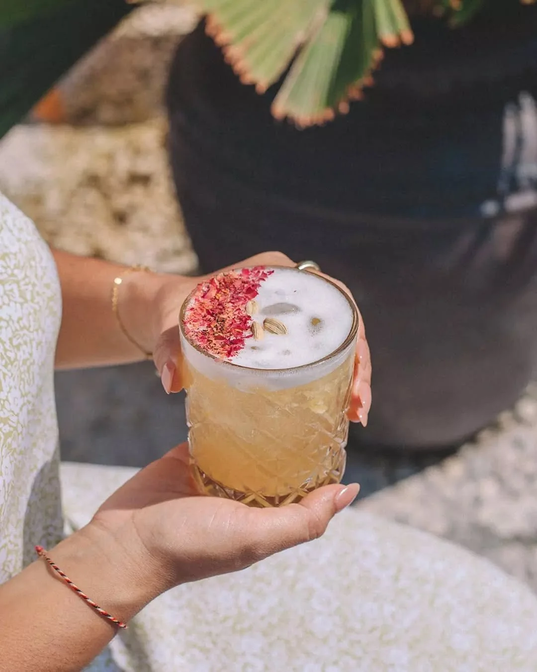 Proof that it&rsquo;s never too early for a good cocktail ✨
Especially at Neon Palms😉