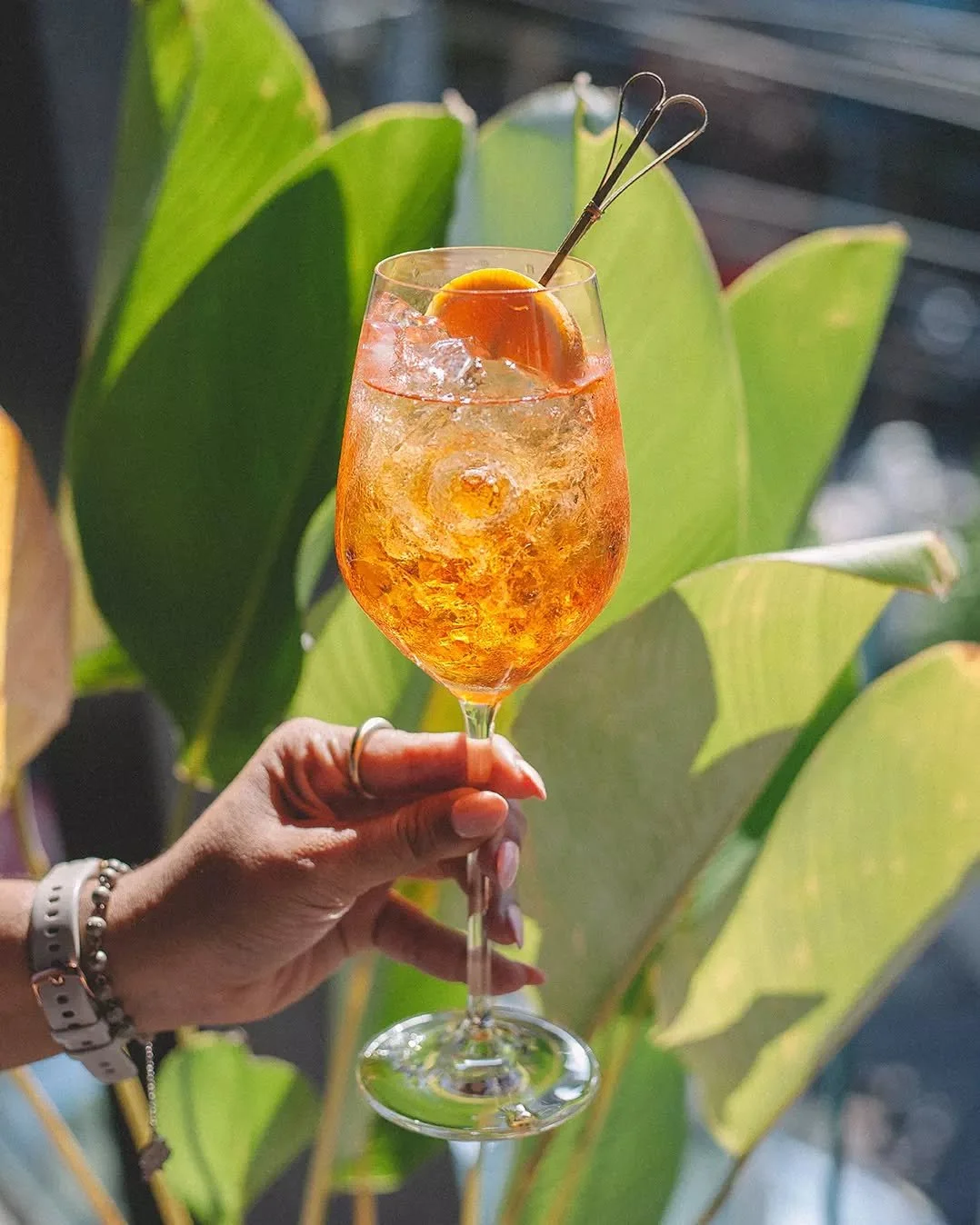An Aperol Spritz under the palms just hits different. 🍊✨
Bitter. Bright. Bubbly.
Your golden hour essential at Neon Palms.

#NeonPalmsBali #AperolSpritz #SpritzOClock #SeminyakNights #TropicalVibes