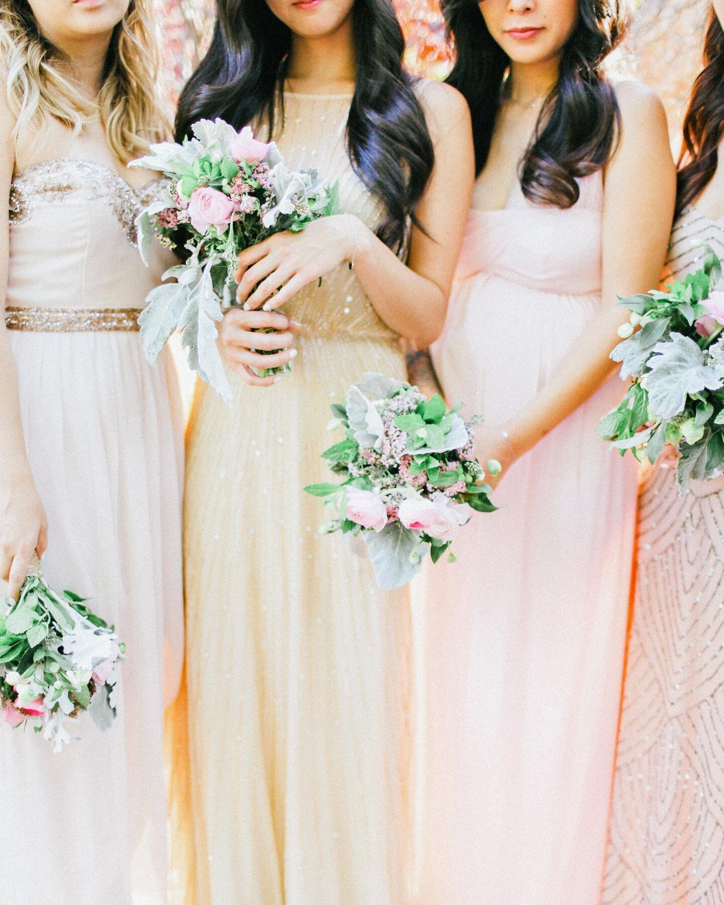 Love the bit of sparkle in these bridesmaid&rsquo;s dresses! ❤️ // #adriennegundephotography