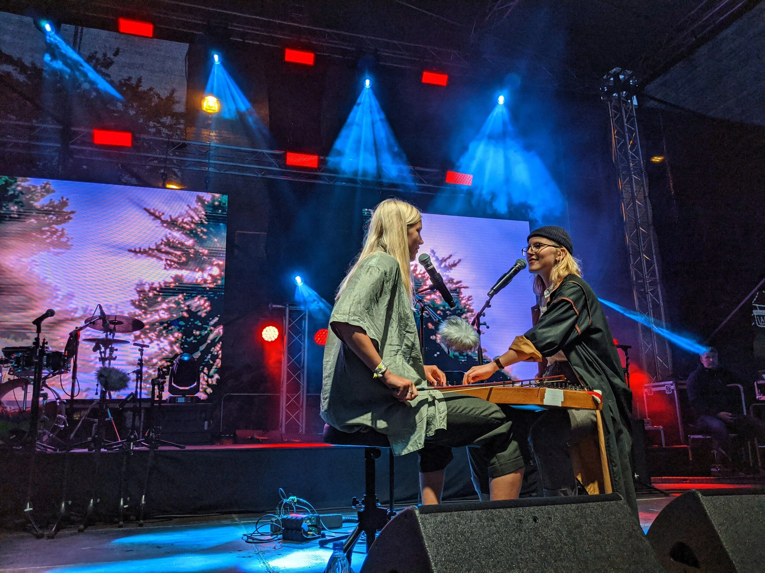 We're Listening with EMW: Duo Ruut's Face-to-Face Musical Synthesis