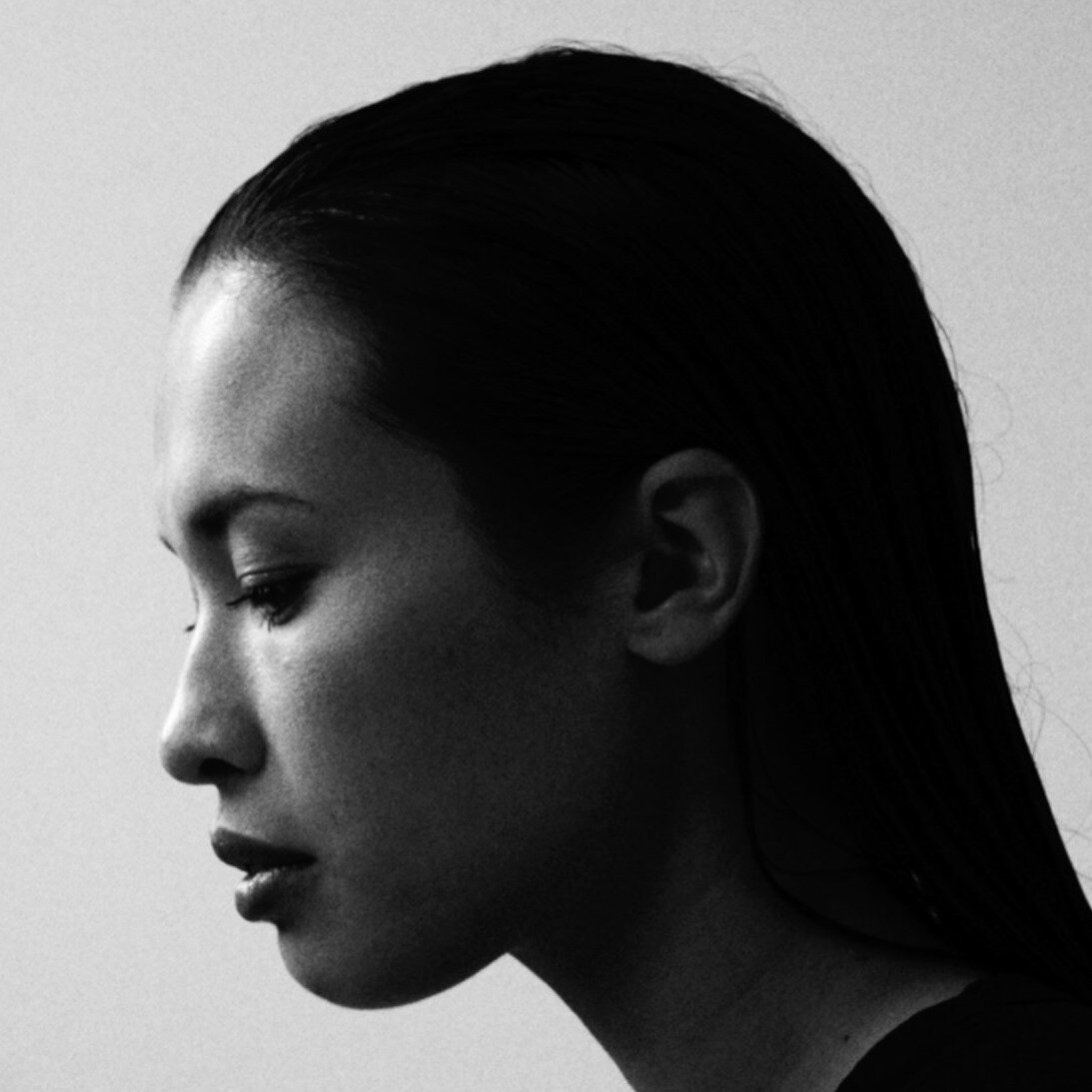 Alternative/RnB singer-songwriter Estyr depicts “in-between” spaces in her upcoming Estonian Music Week concert