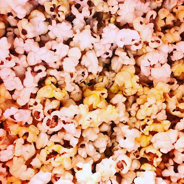 F&uuml;r unsere DK-Filmpremiere hat @kinowelt_westerland uns kurzerhand mal nen Sack Popcorn geschenkt. Vielen lieben Dank. Mehr Infos &uuml;ber unsere Reise am vergangenen Wochenende und den Clip gibt&lsquo;s in den kommenden Tagen. 🍿 Lieben Dank a