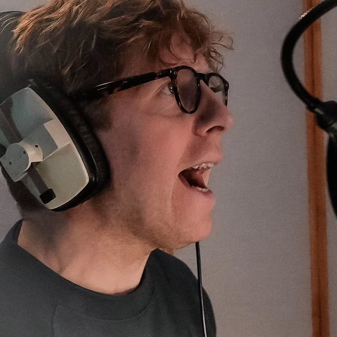 And that's a wrap!

We have enjoyed working with @josh_widdicombe over the past year, recording his voice for the role of 'Dad' in upcoming series @biglizardtv.

He is truly perfect for the role, and @stevesmith_yeah says he's sad it's come to an end