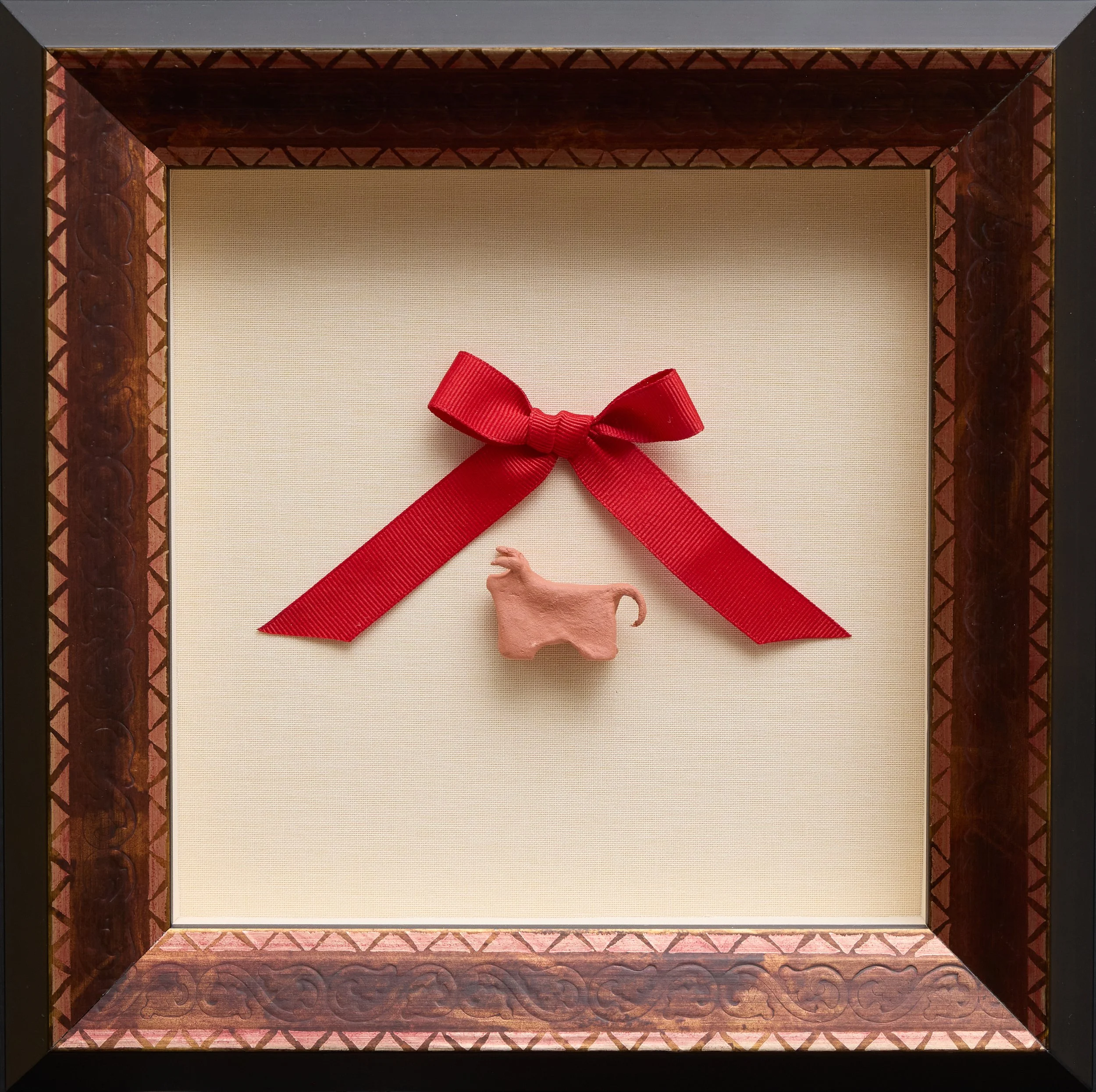 SPAIN_CLAY_BULL_WPRIZE_RIBBON10.25X10.254193.jpg