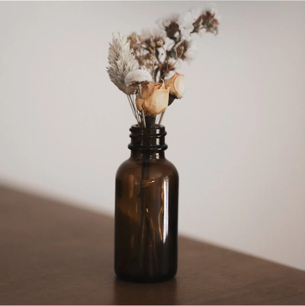 Among the Flower Aphrodite Diffusing Oil Blend and Flower Set