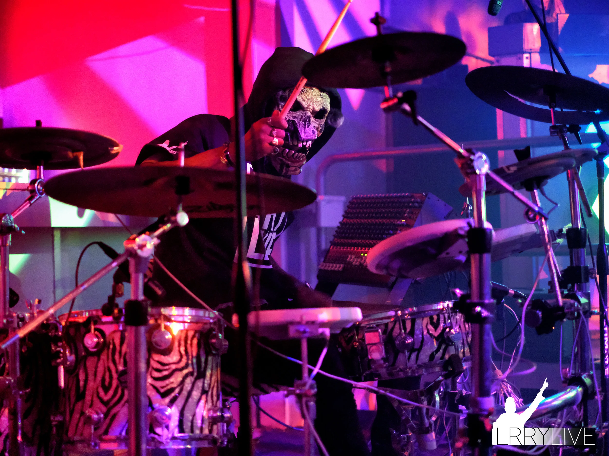 LRRYLIVE_001.jpg