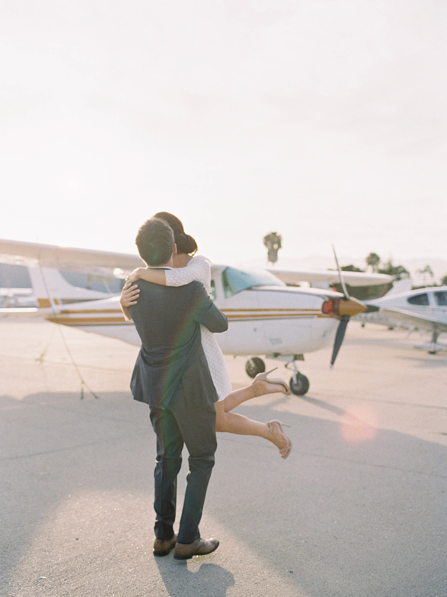 airport-engagement-shoot-5.jpg