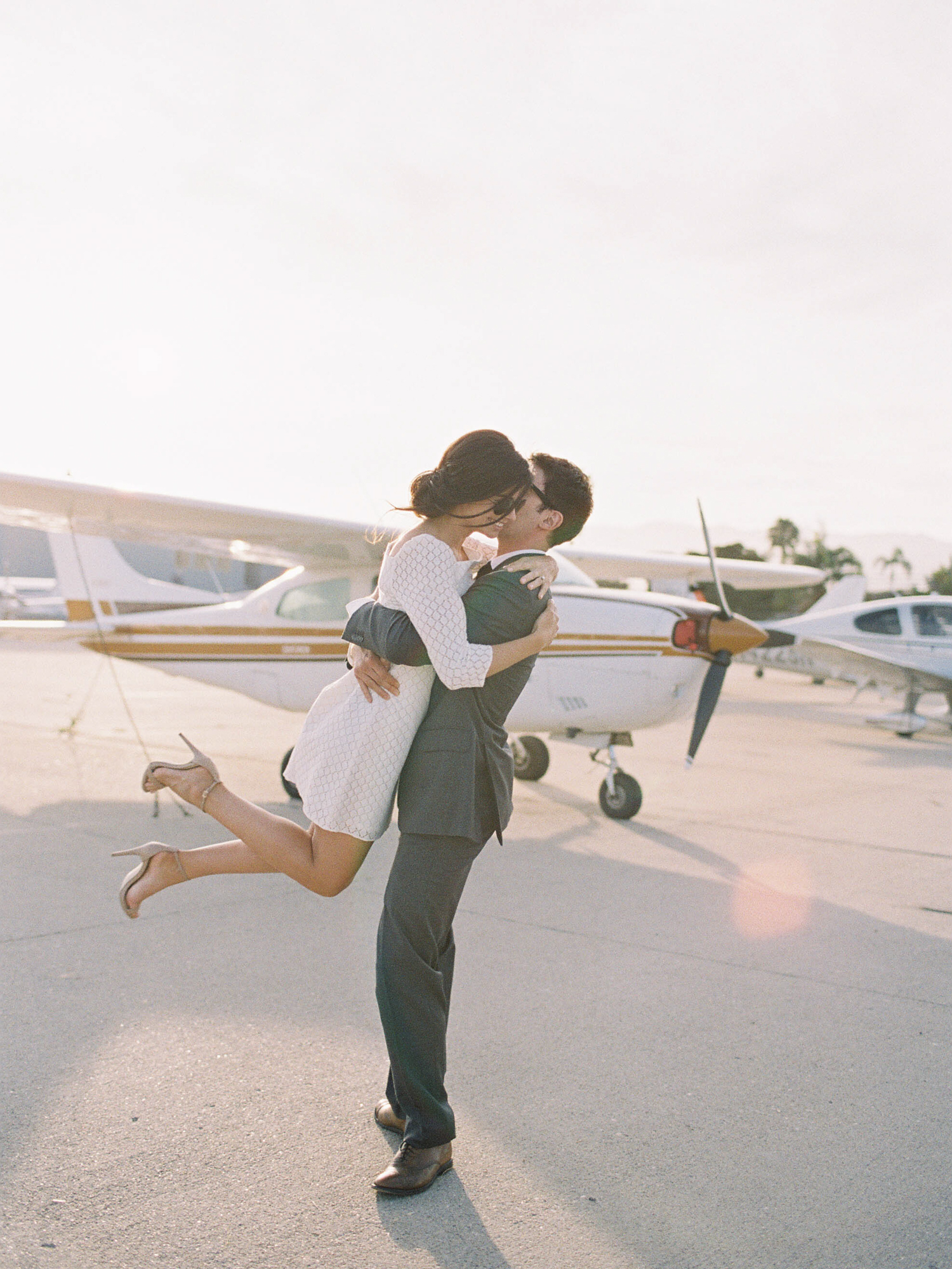 airport-engagement-shoot-10.jpg