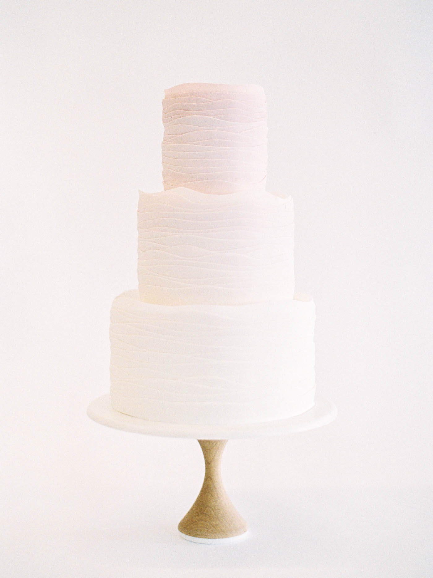 Delicate-Wedding-Cakes-3-Jen_Huang-002344-R1-003.jpg