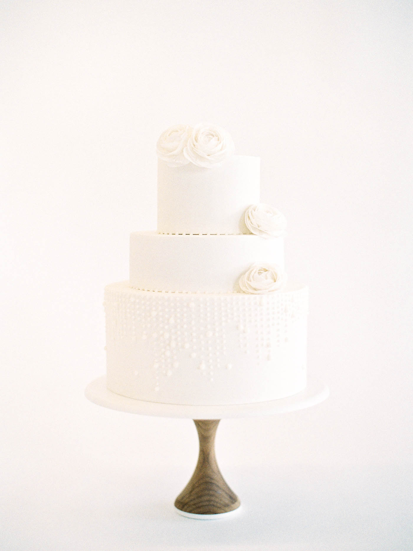 Delicate-Wedding-Cakes-8-Jen_Huang-002343-R1-017.jpg