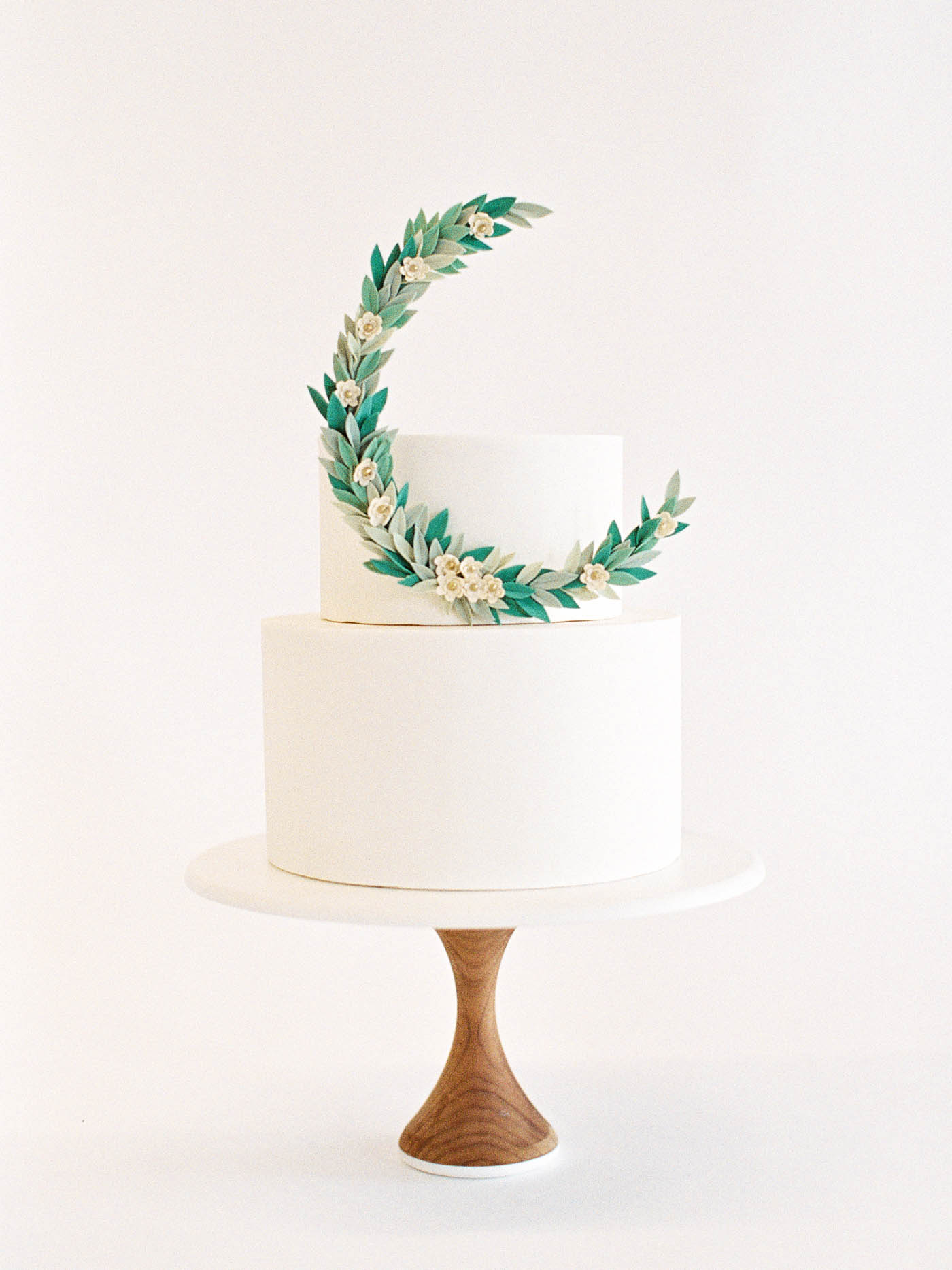 Delicate-Wedding-Cakes-10-Jen_Huang-002343-R1-009.jpg