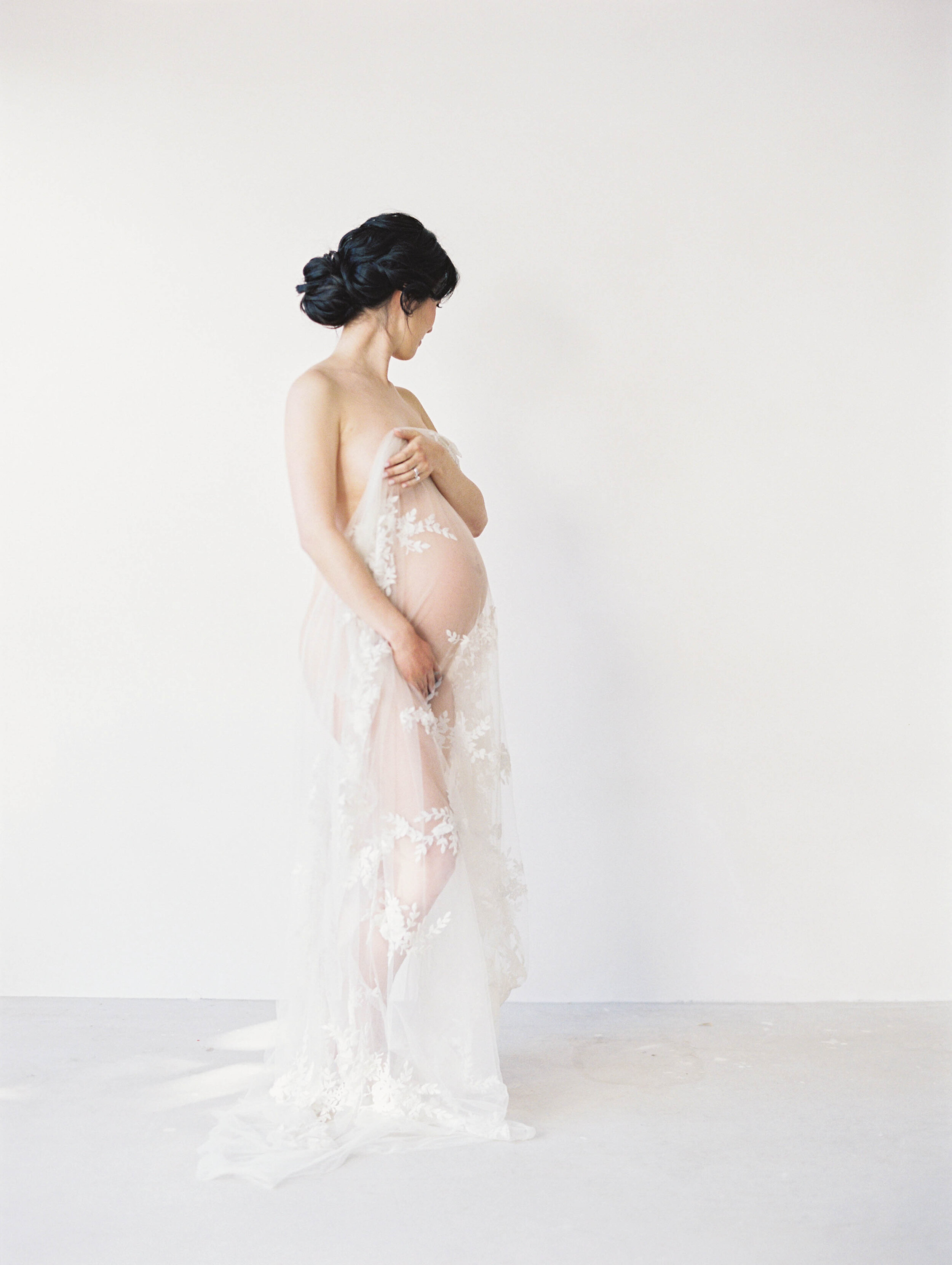 Tomomi-Maternity-Gown-Jen-Huang-Photo-1-391445_004.jpg