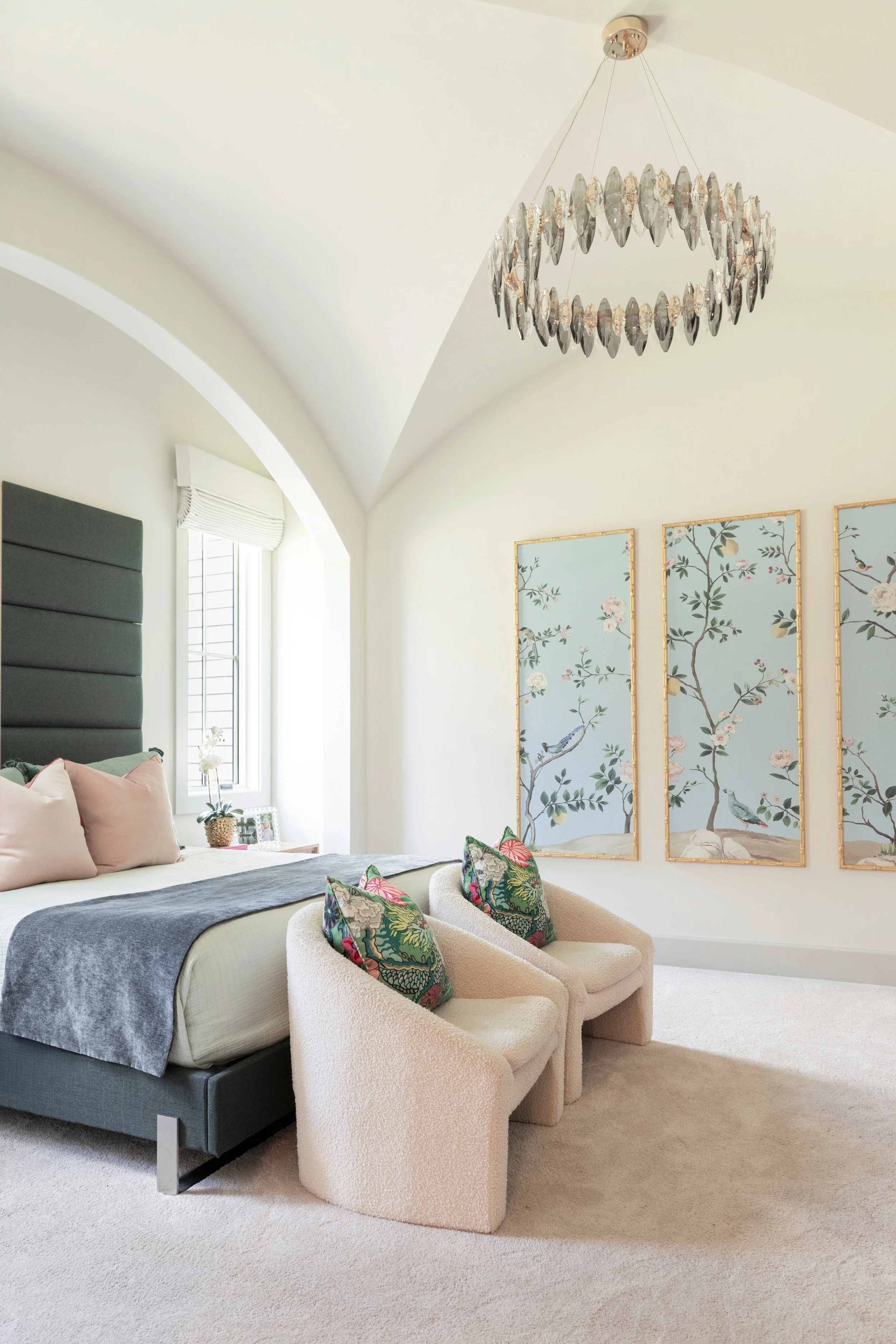 living room groin ceiling, subtle color