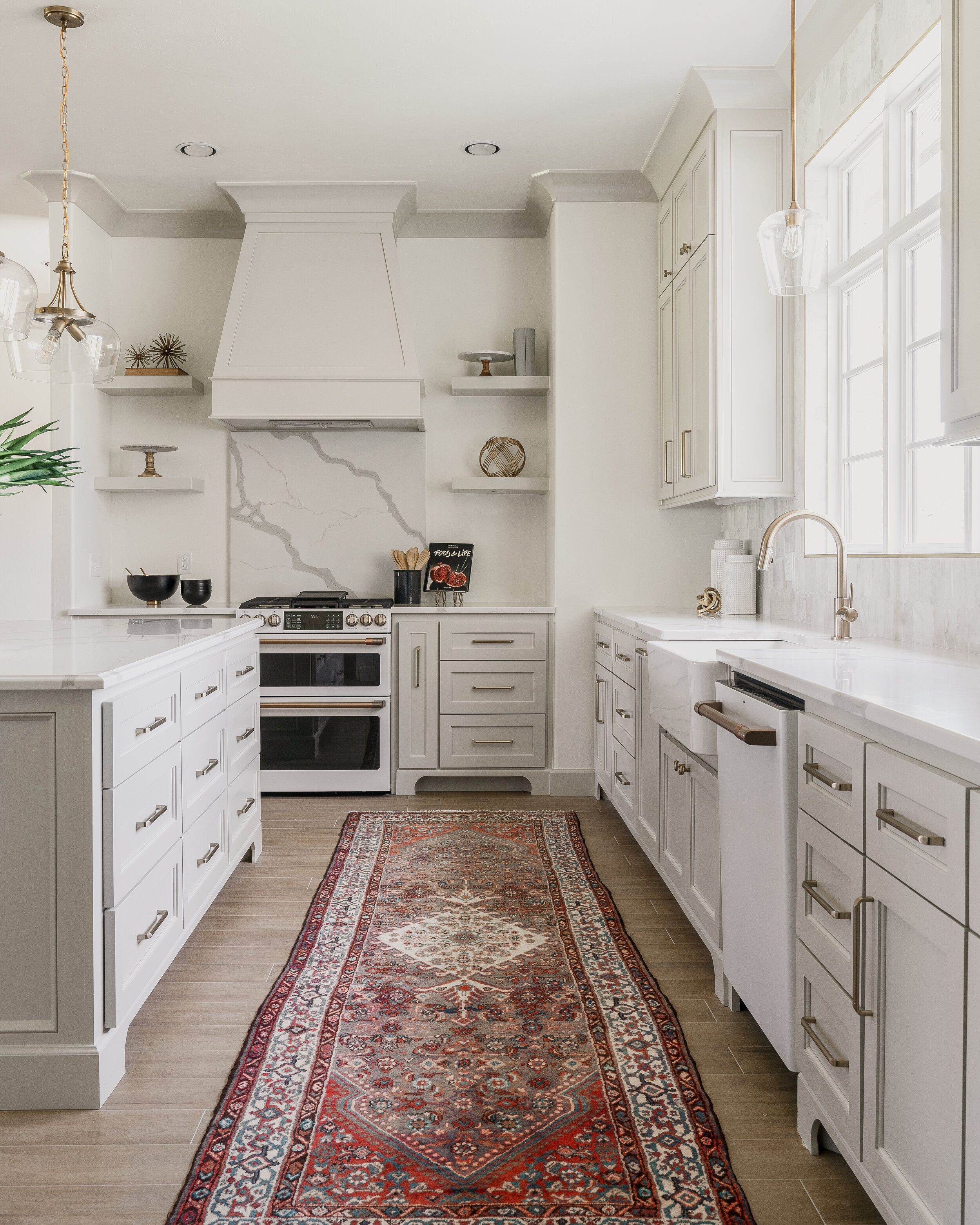 Open neutral kitchen